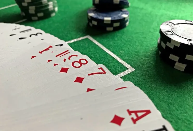 Game Poker Texas là game bài sử dụng lá bài 52 lá