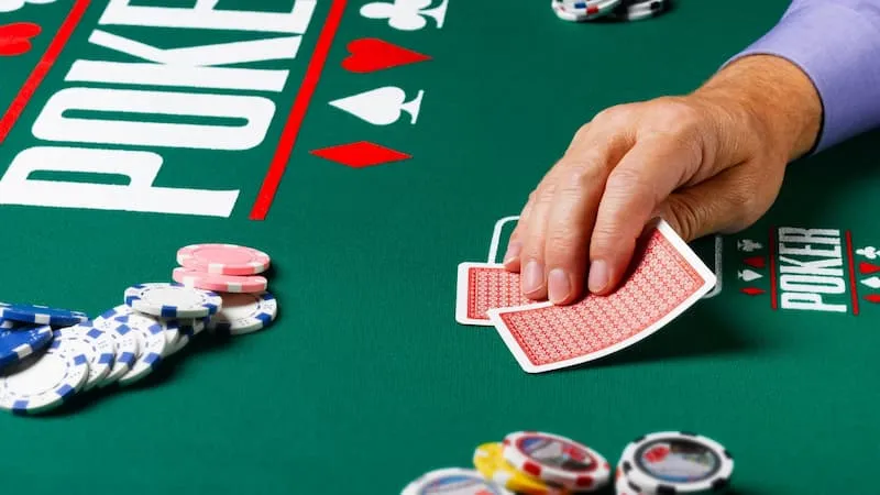 Bạn cần phải nắm được quy luật khi tham gia chơi bài Poker