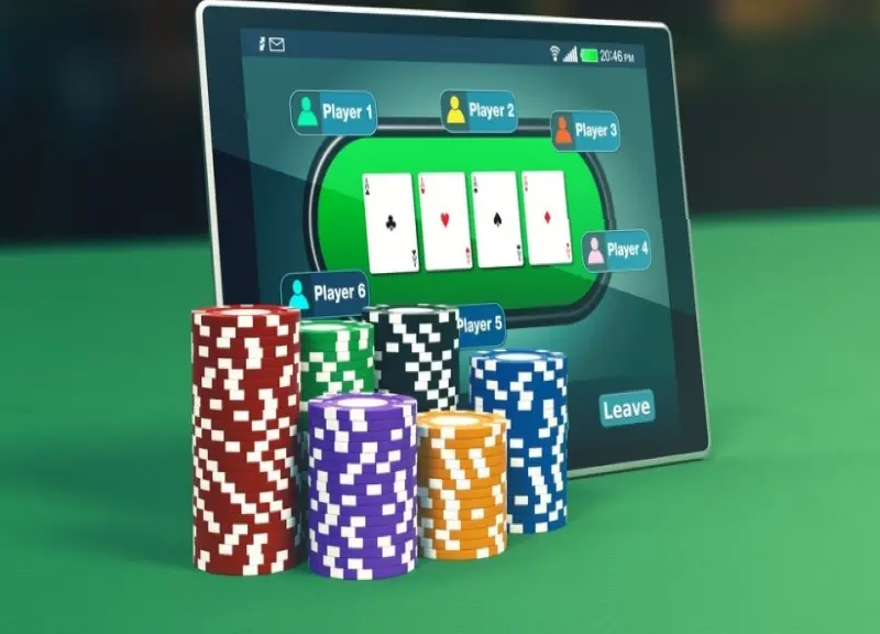 Giao diện game poker có nhiều tiện ích